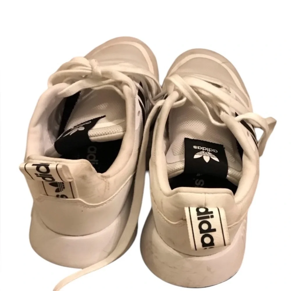 Adidas White and‎ Black Smooth Runner Elastic Sneaker Men’s 7 Women’s 9 Unisex